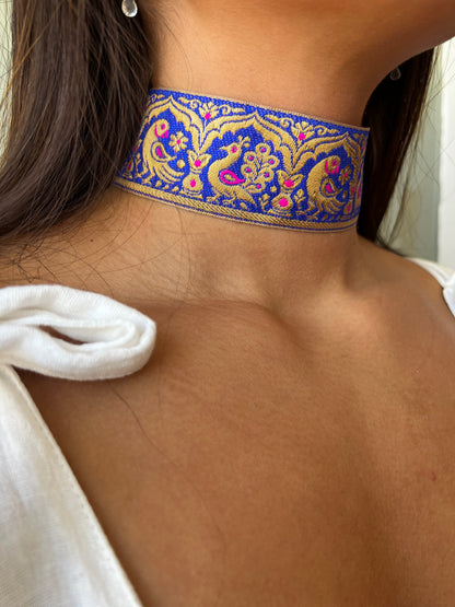 Choker Peacock