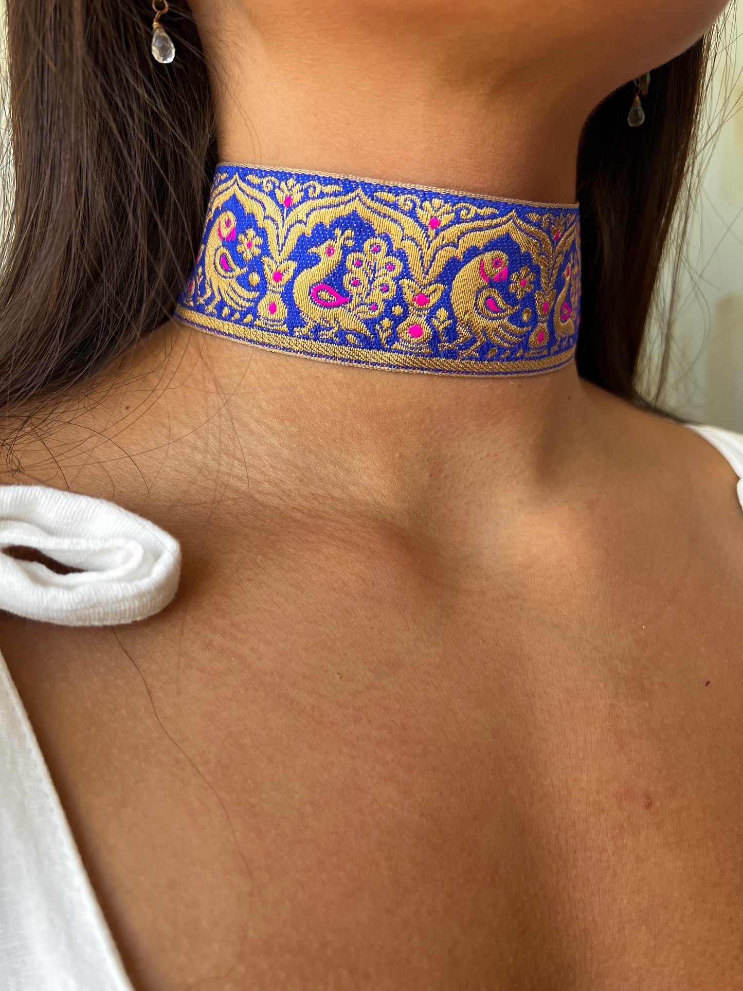 Choker Peacock